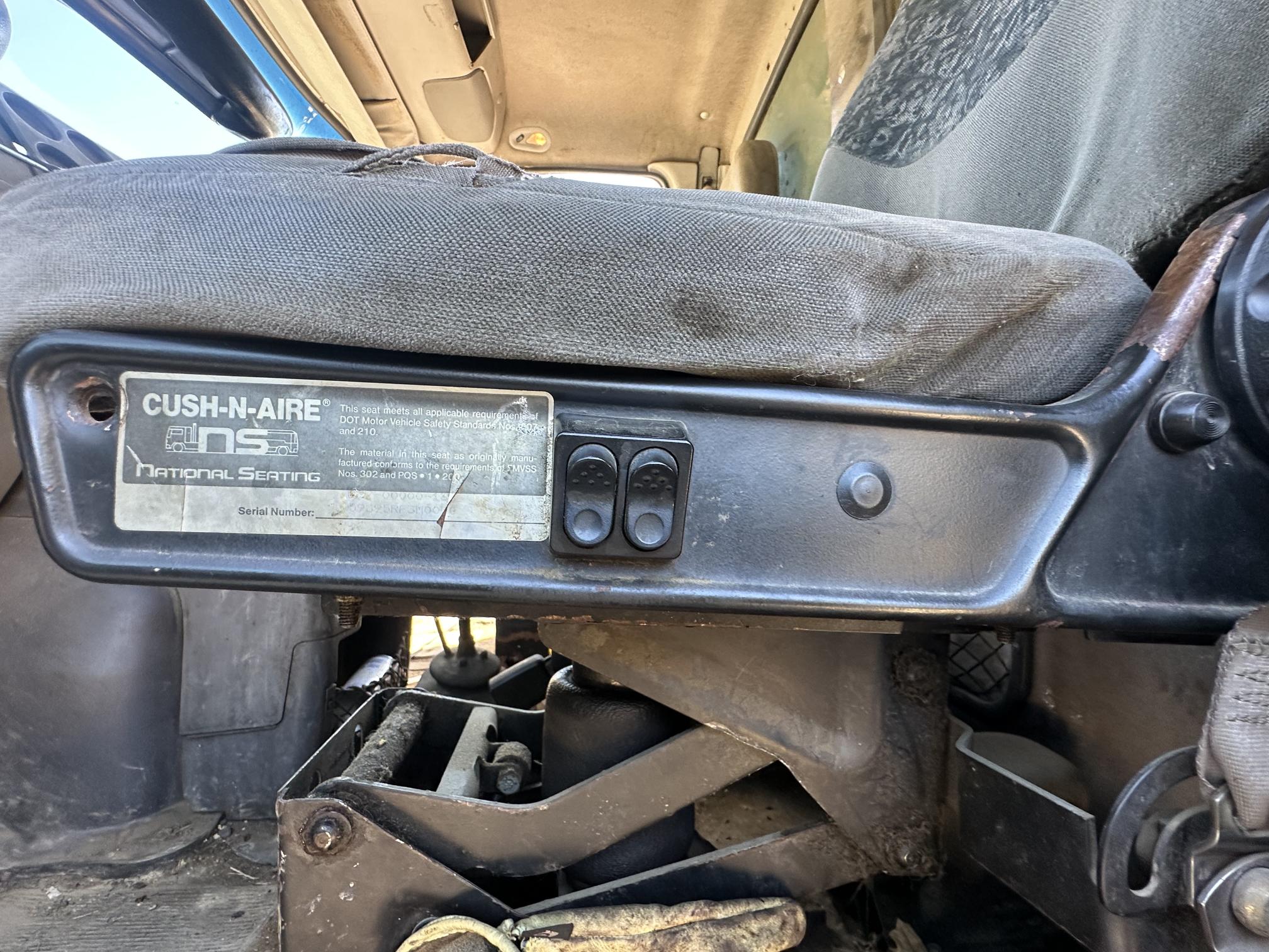 2000 STERLING AT9513 - Image 33