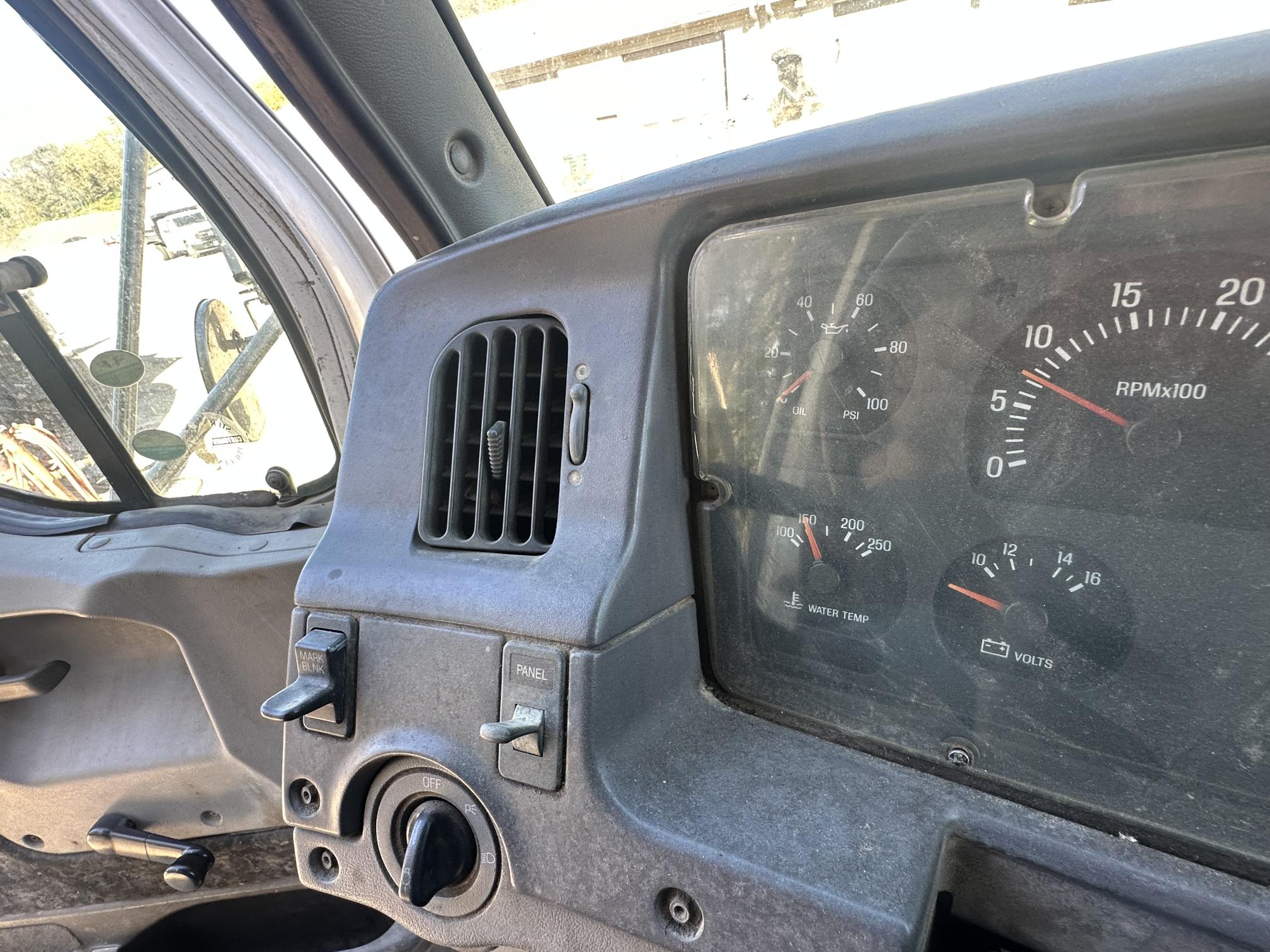 2000 STERLING AT9513 - Image 37