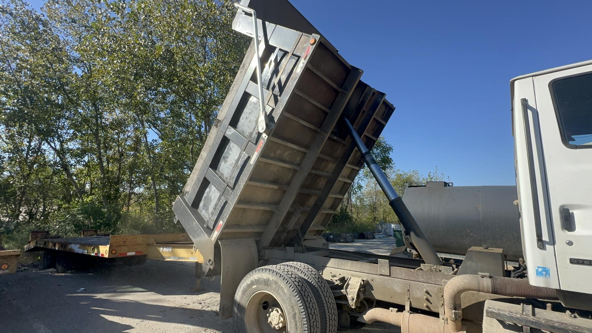 2000 STERLING AT9513 - Image 26