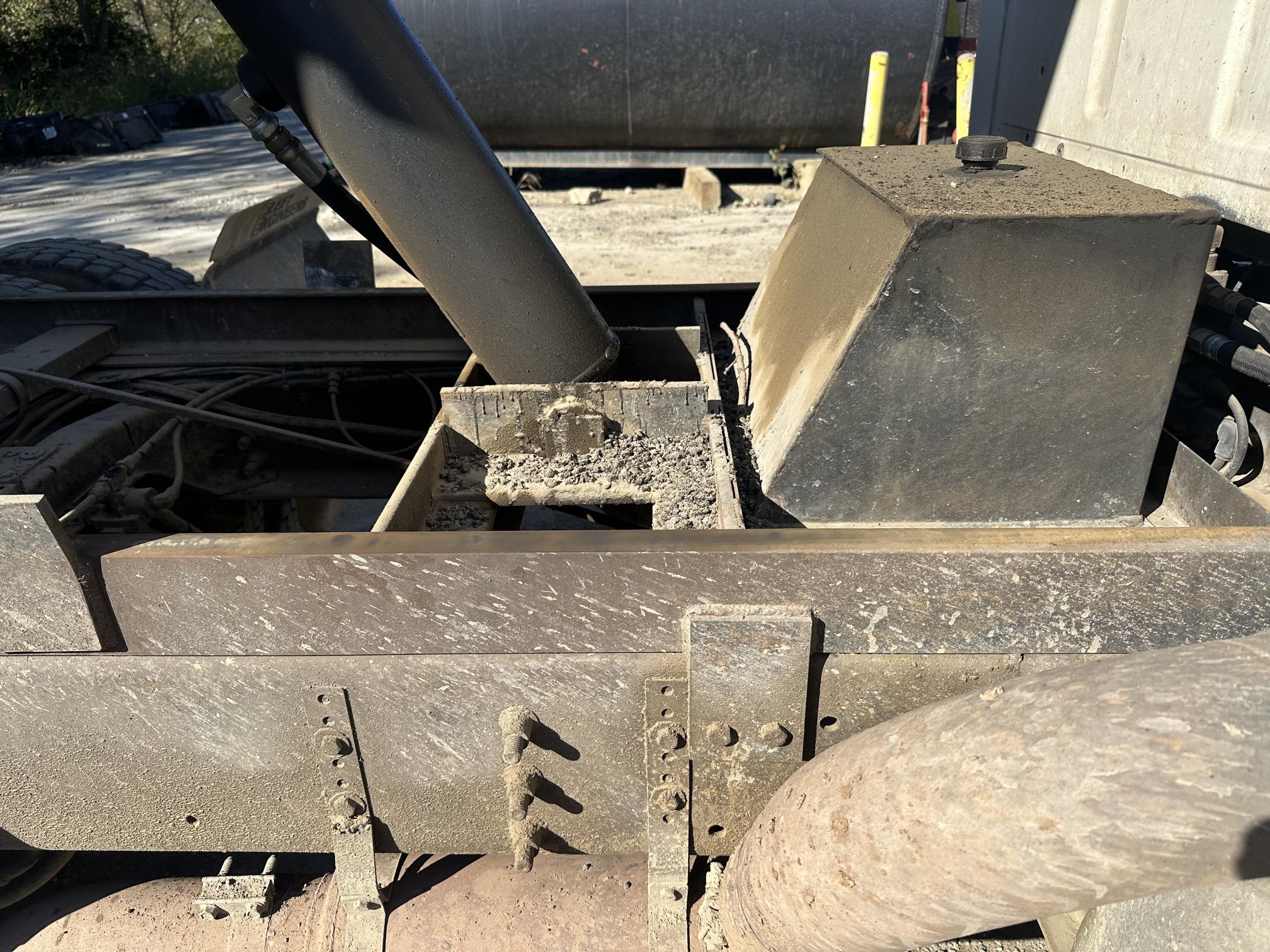 2000 STERLING AT9513 - Image 29