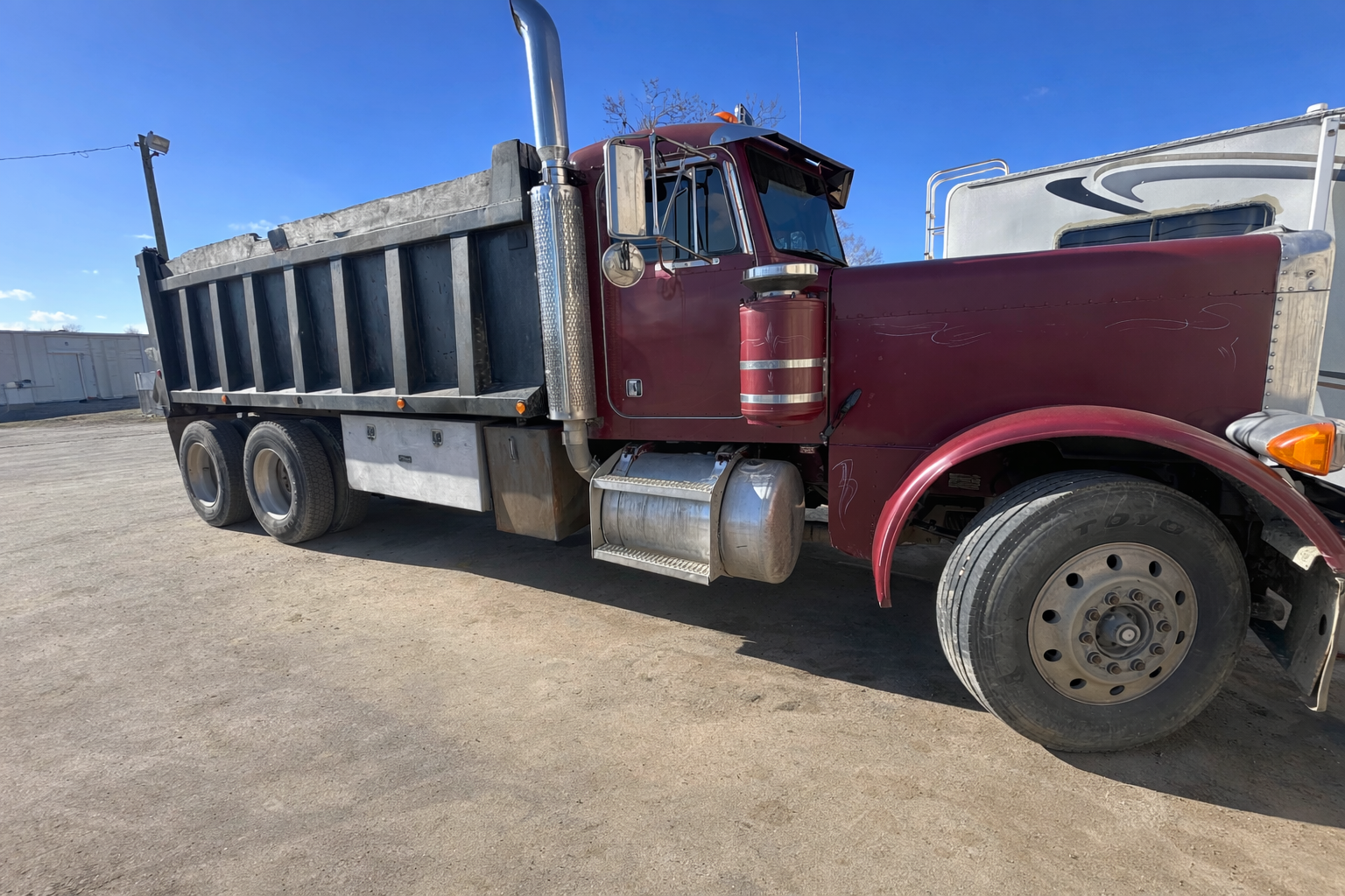 1988 PETERBILT 379 - view 2 of 42