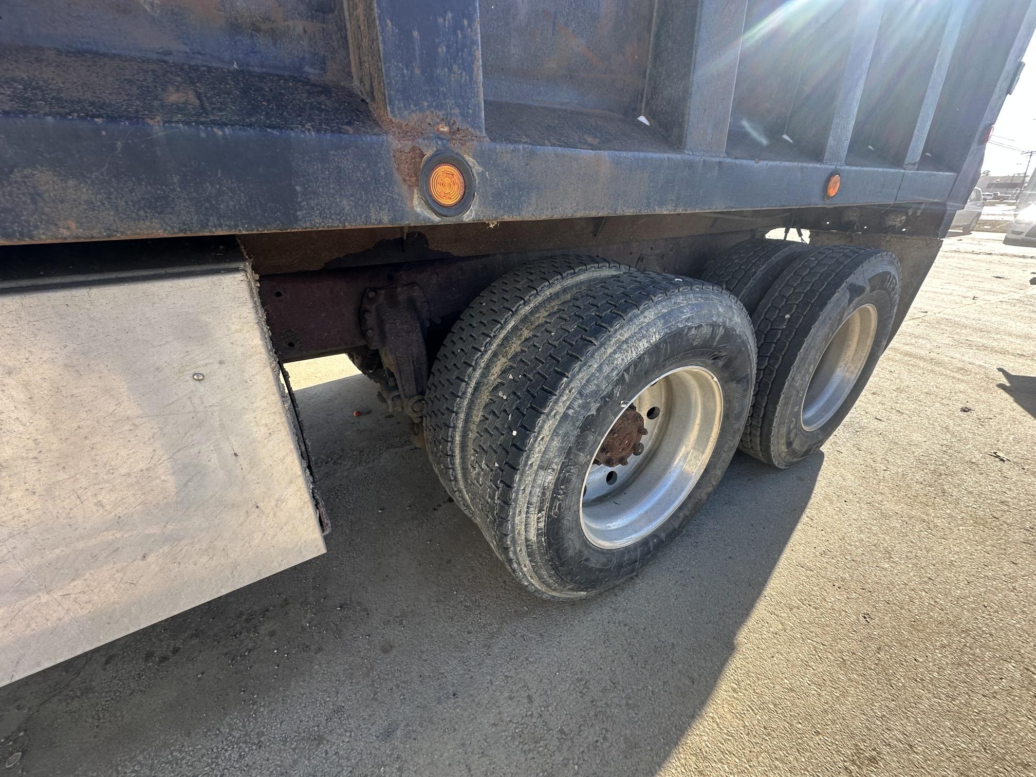 1988 PETERBILT 379 - Image 17