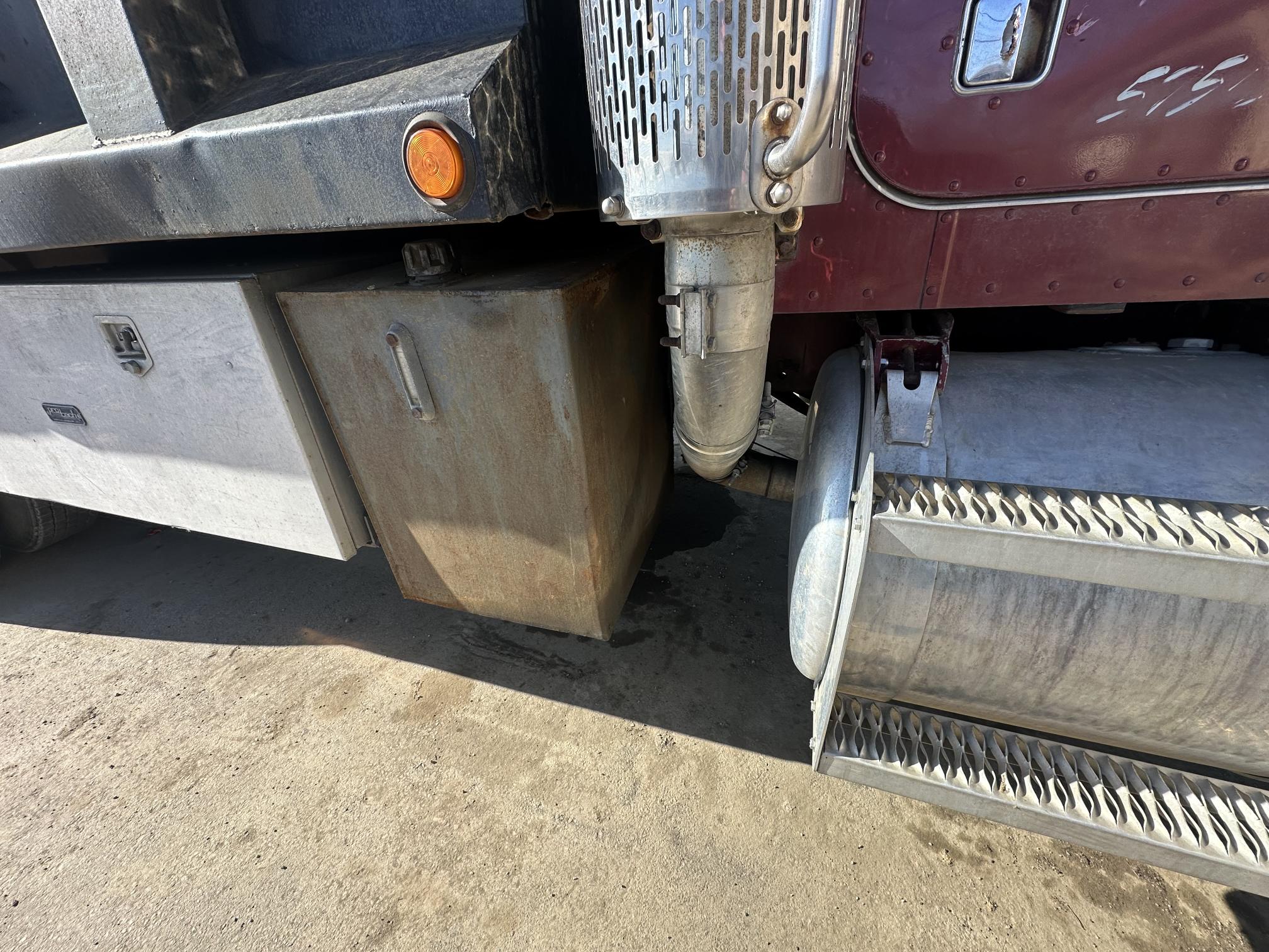 1988 PETERBILT 379 - Image 28