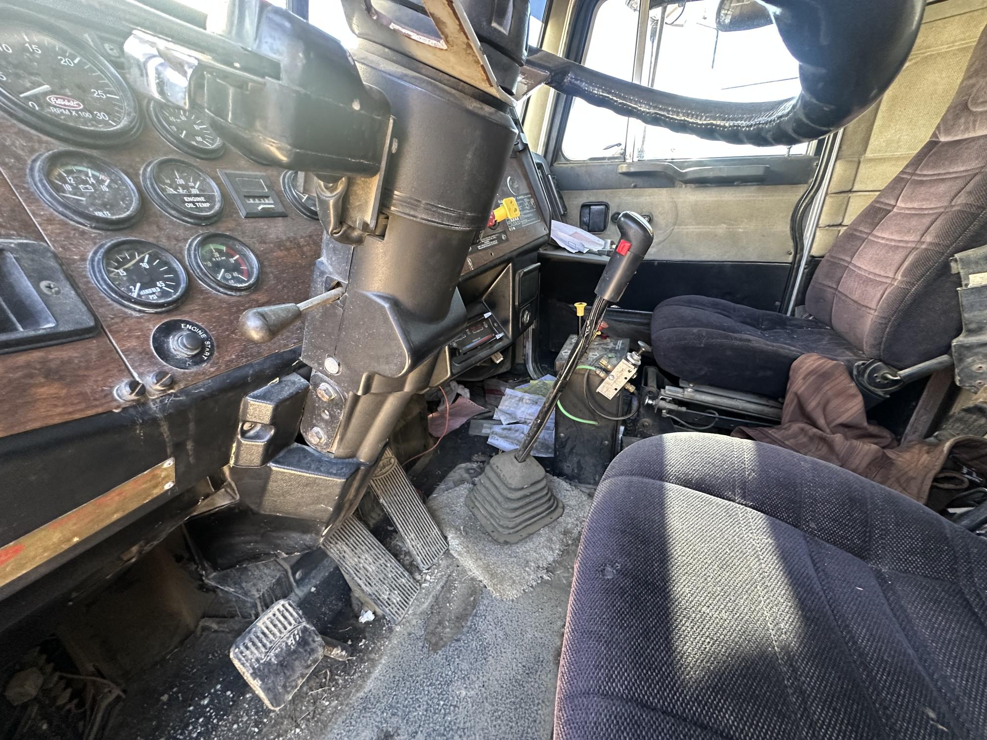 1988 PETERBILT 379 - Image 35