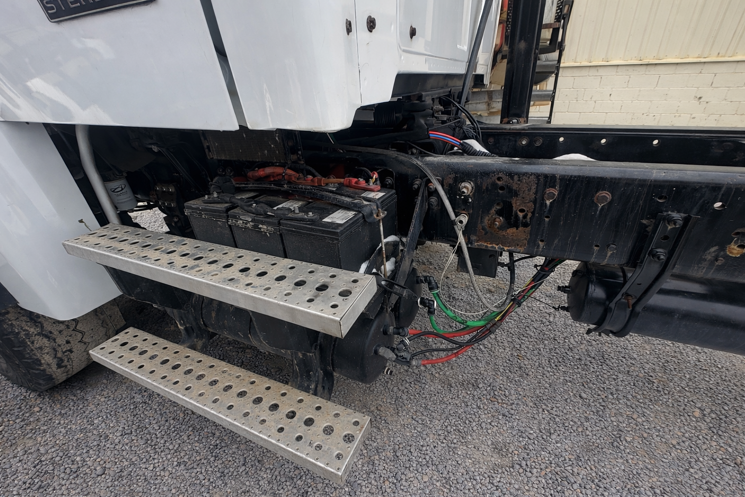 2004 STERLING L9500 - view 10 of 23