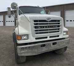 2004 STERLING L9500 - Image 2