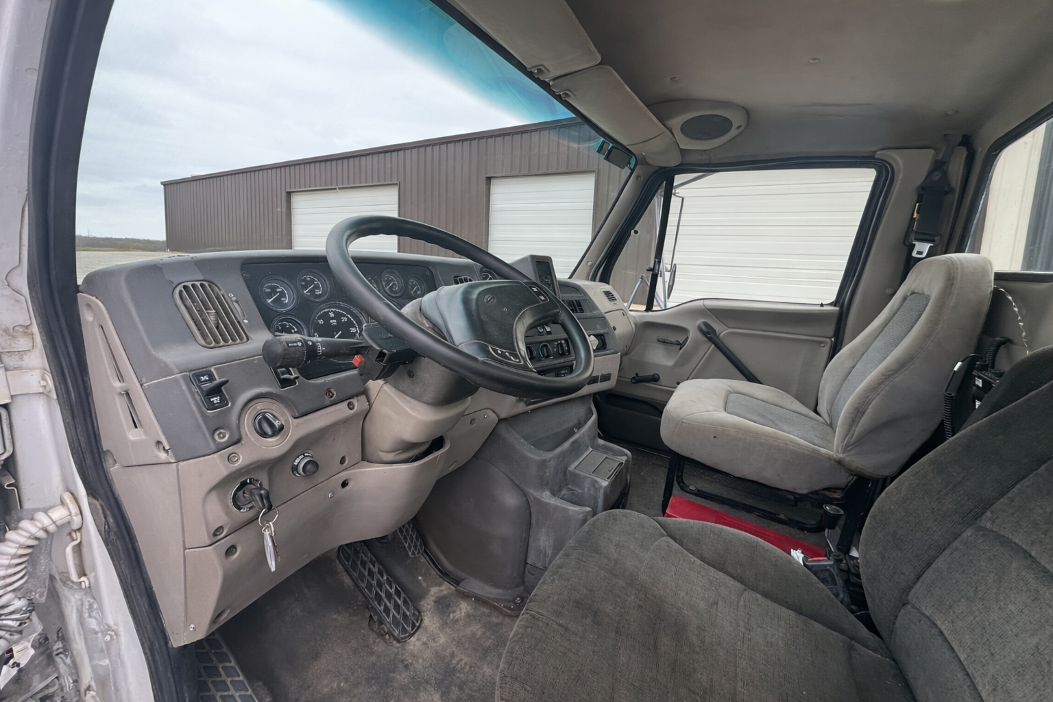 2004 STERLING L9500 - view 16 of 23