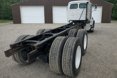 2004 STERLING L9500 - Image 5