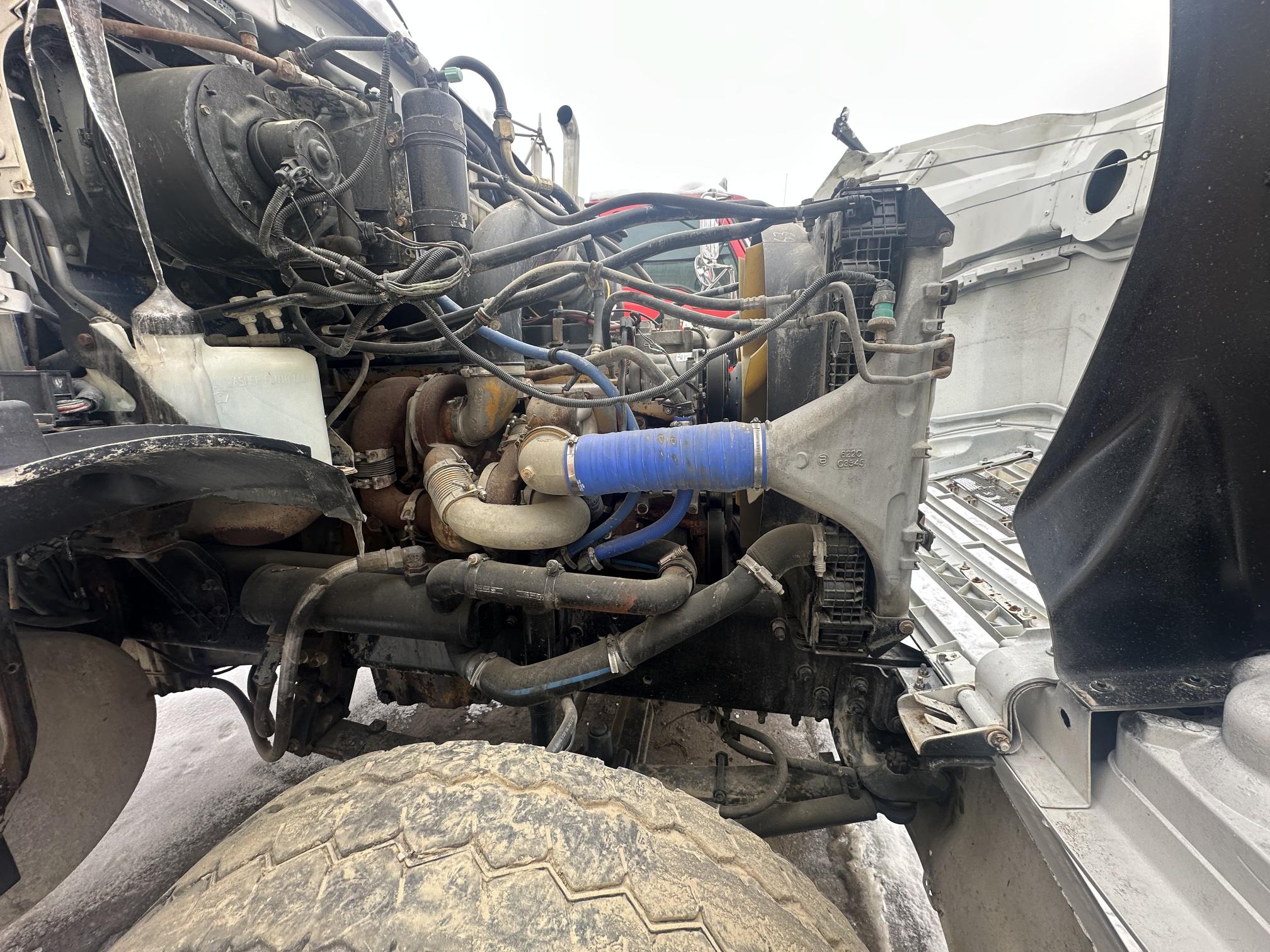 2004 STERLING L9500 - Image 23