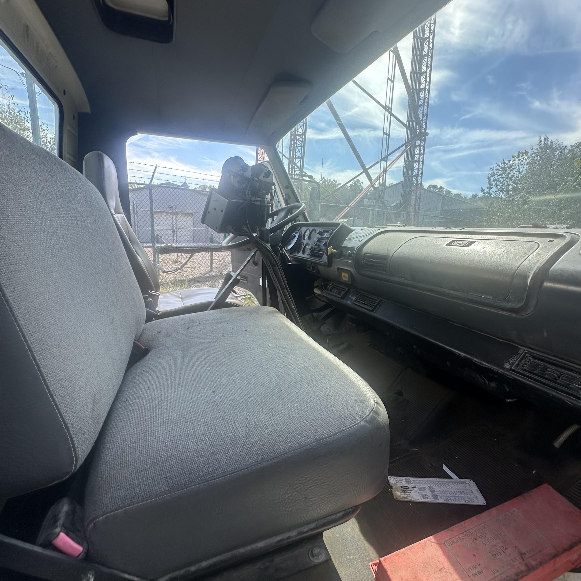 1995 PETERBILT 200 - Image 18