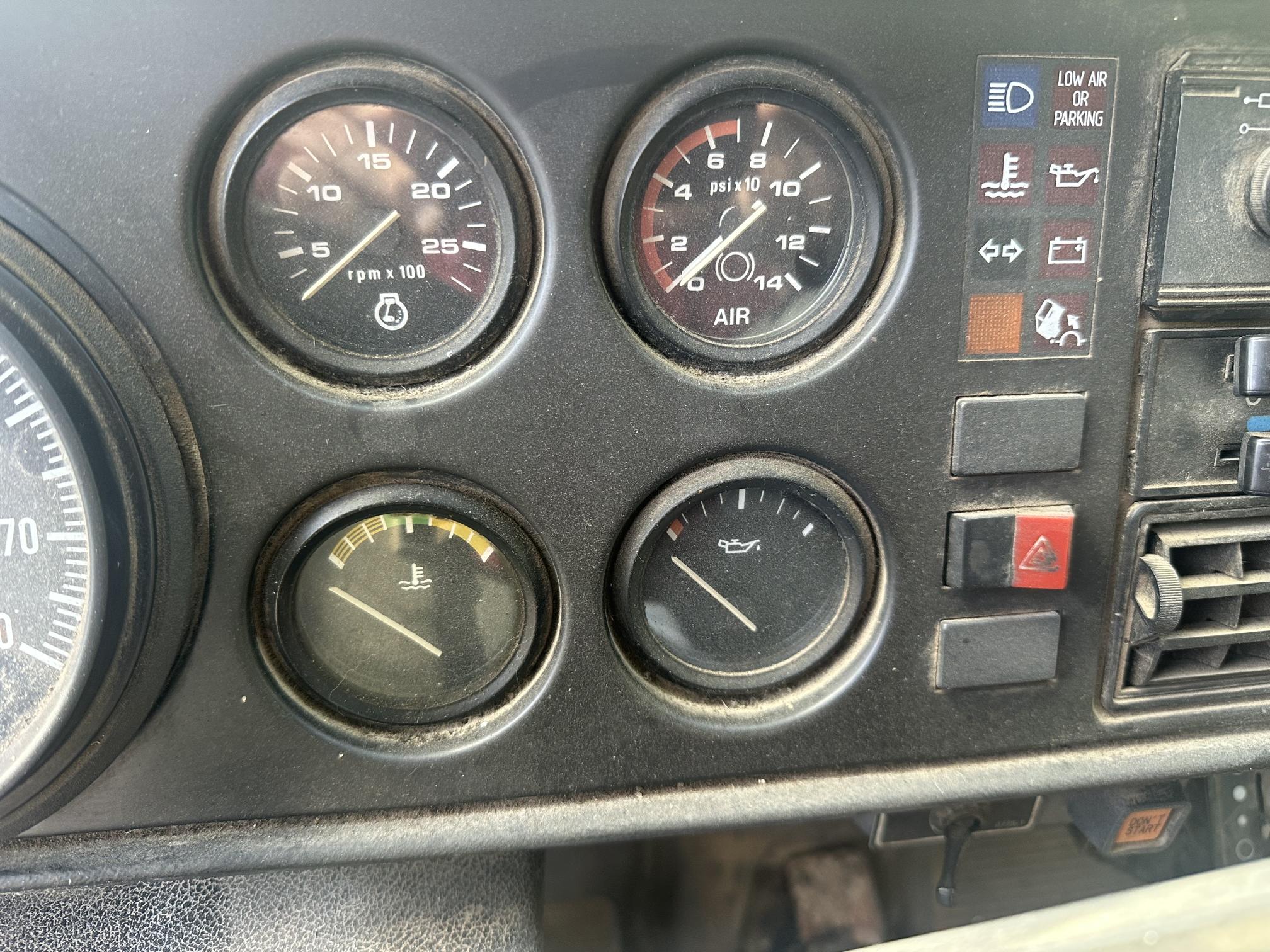 1995 PETERBILT 200 - Image 21