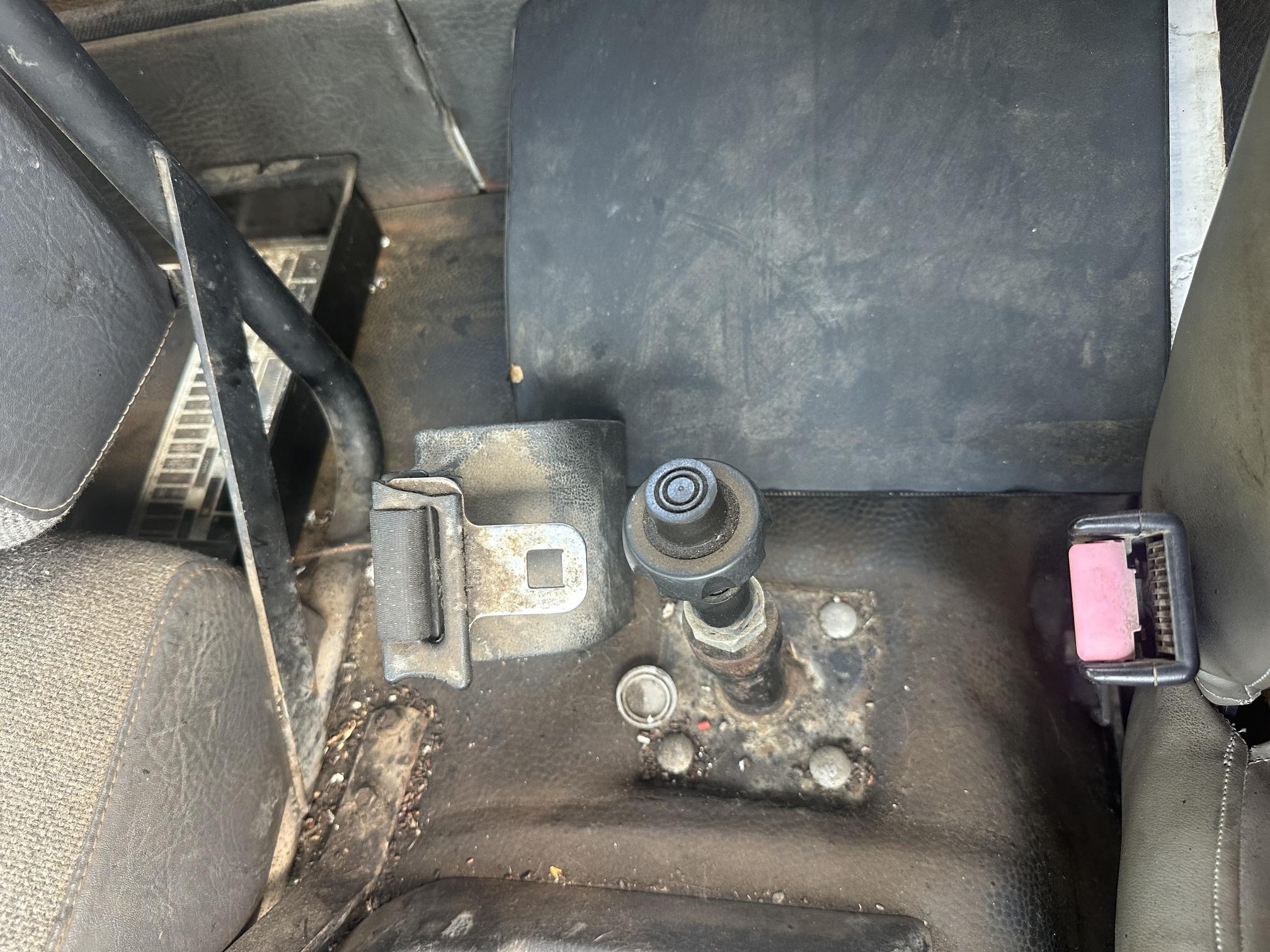 1995 PETERBILT 200 - Image 26