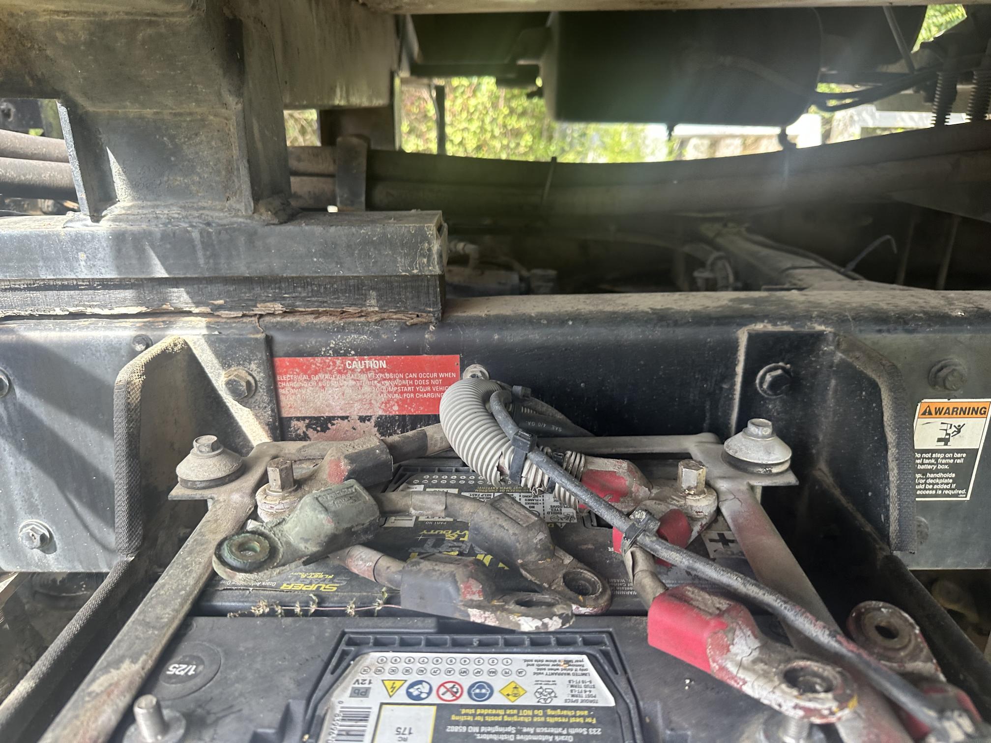 1995 PETERBILT 200 - Image 28