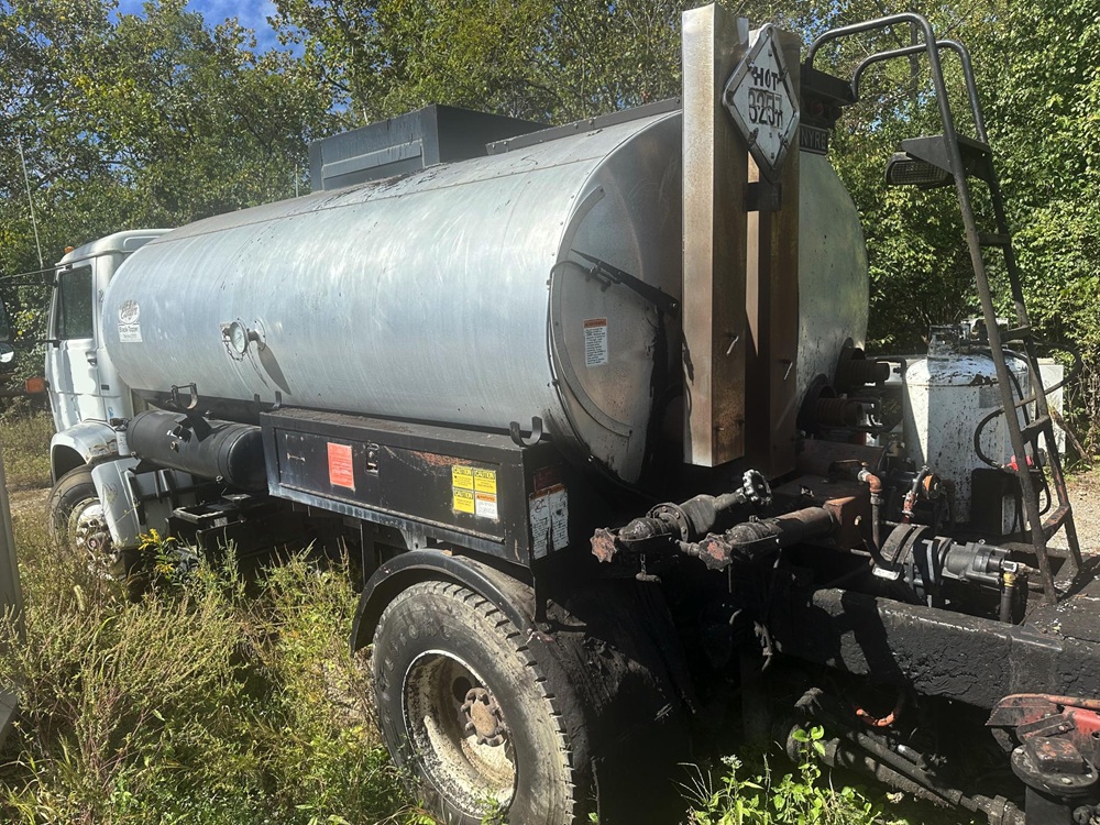 1995 PETERBILT 200 - Image 3