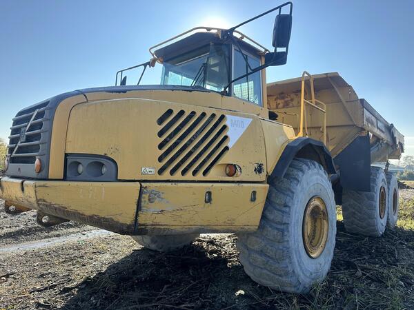 2002 VOLVO A40D