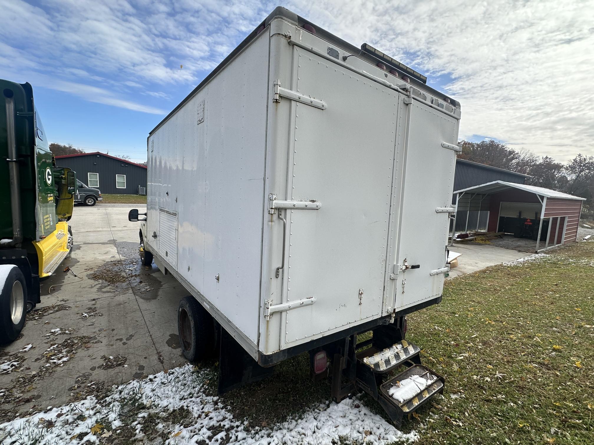 2002 FORD F550 - view 5 of 47