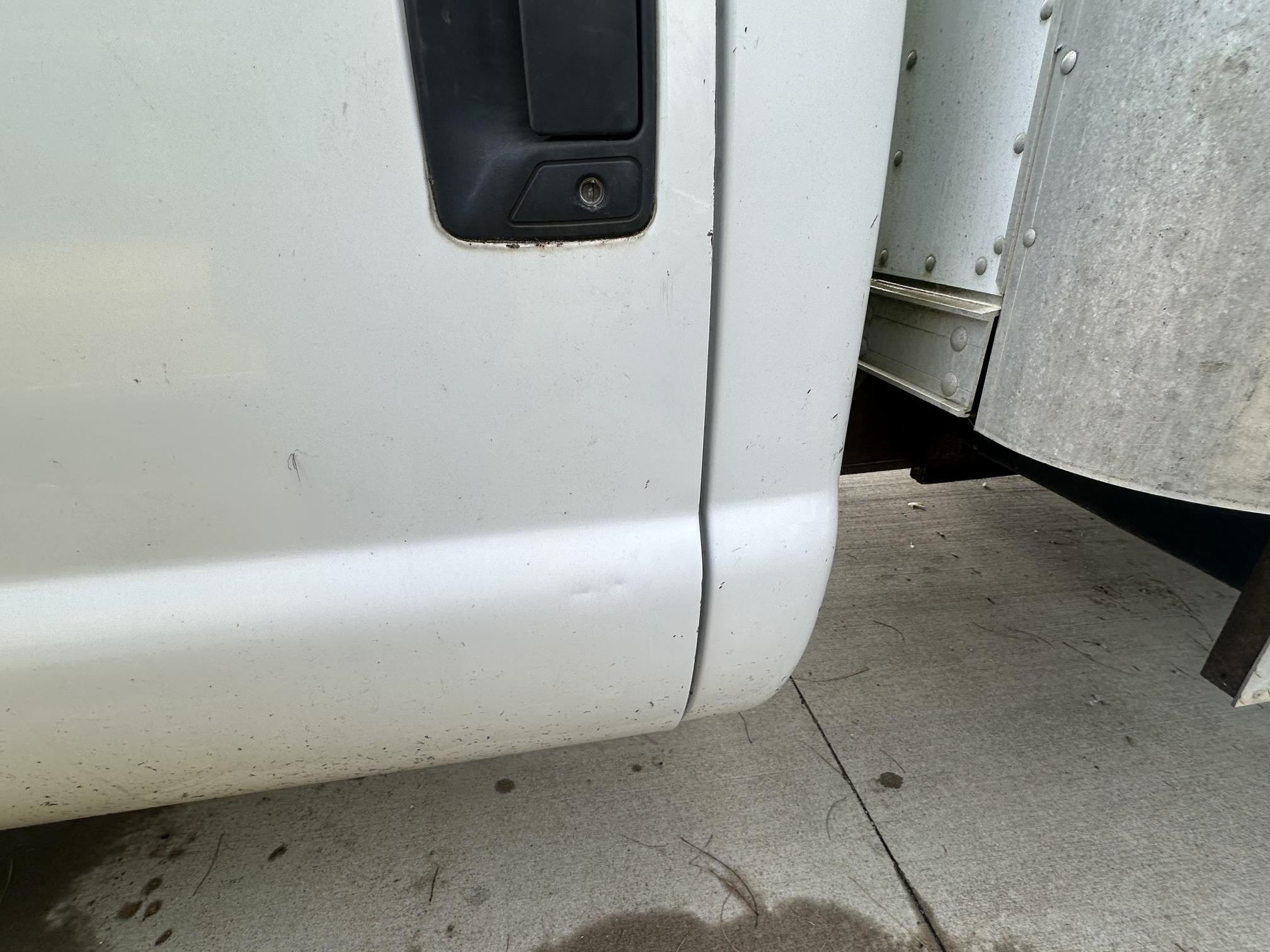 2002 FORD F550 - Image 13