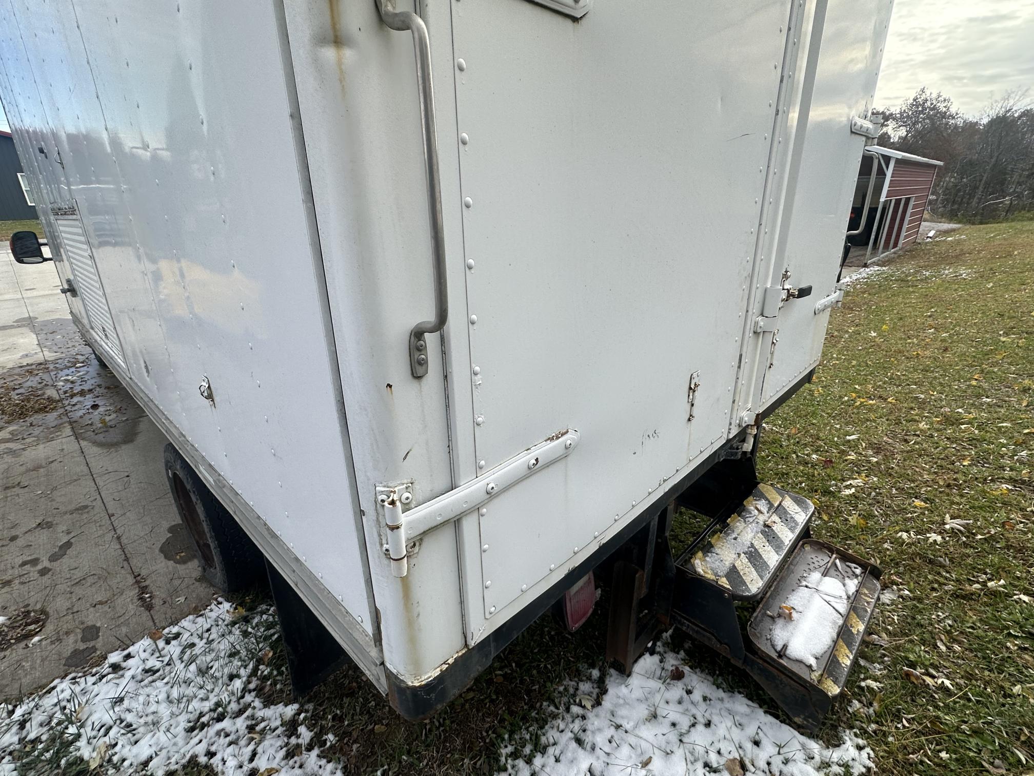 2002 FORD F550 - Image 22