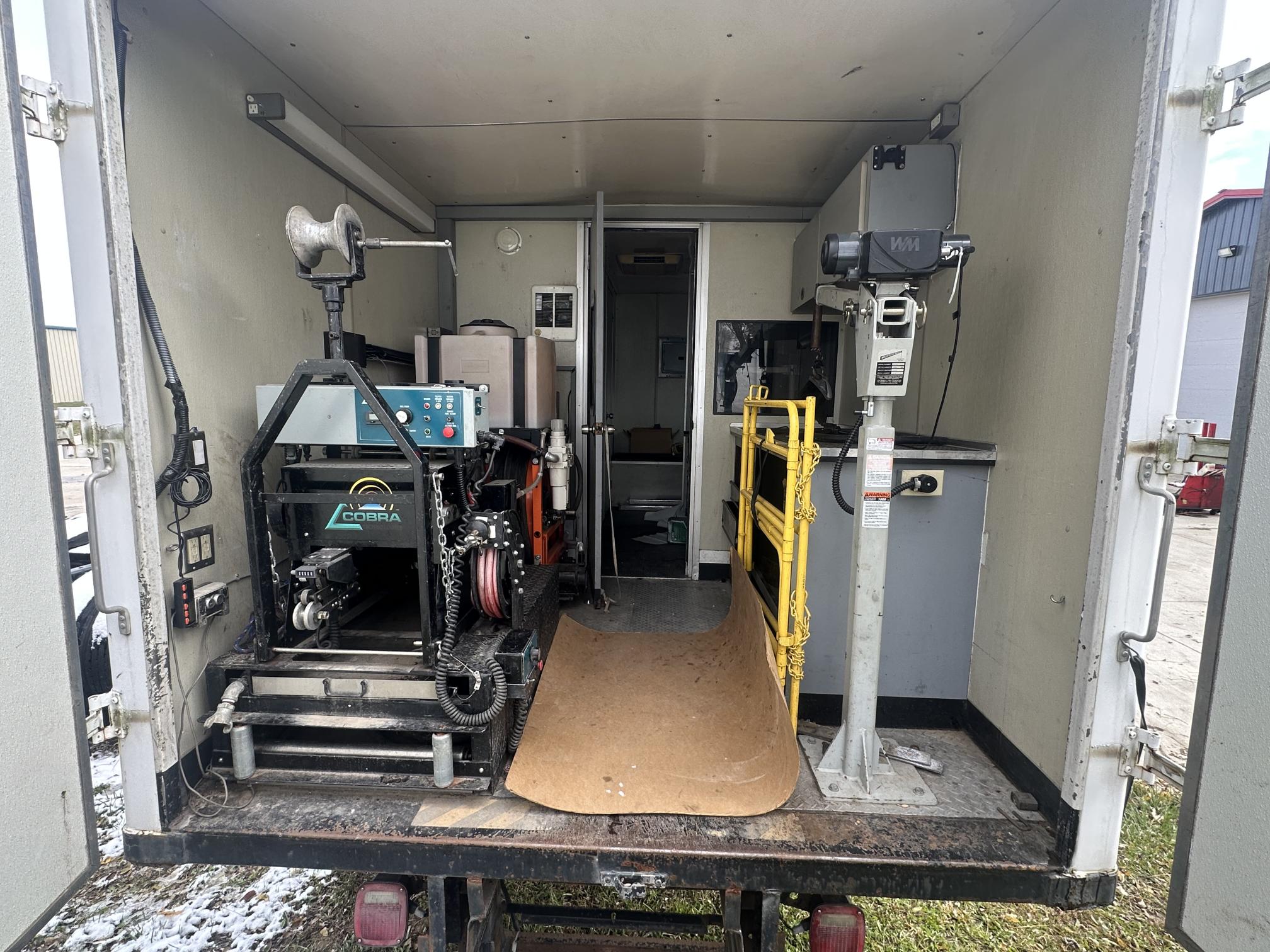 2002 FORD F550 - Image 24