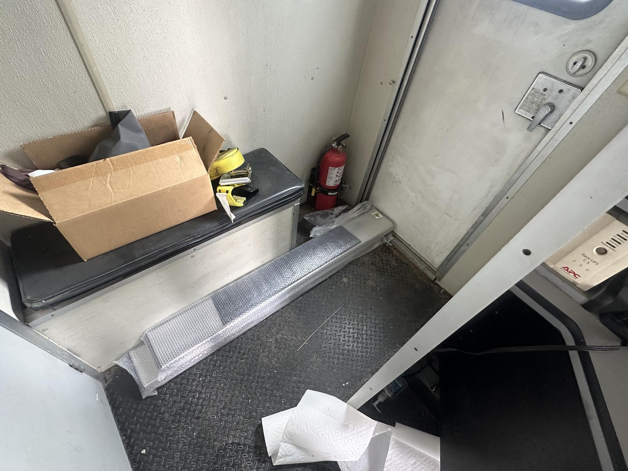 2002 FORD F550 - Image 33