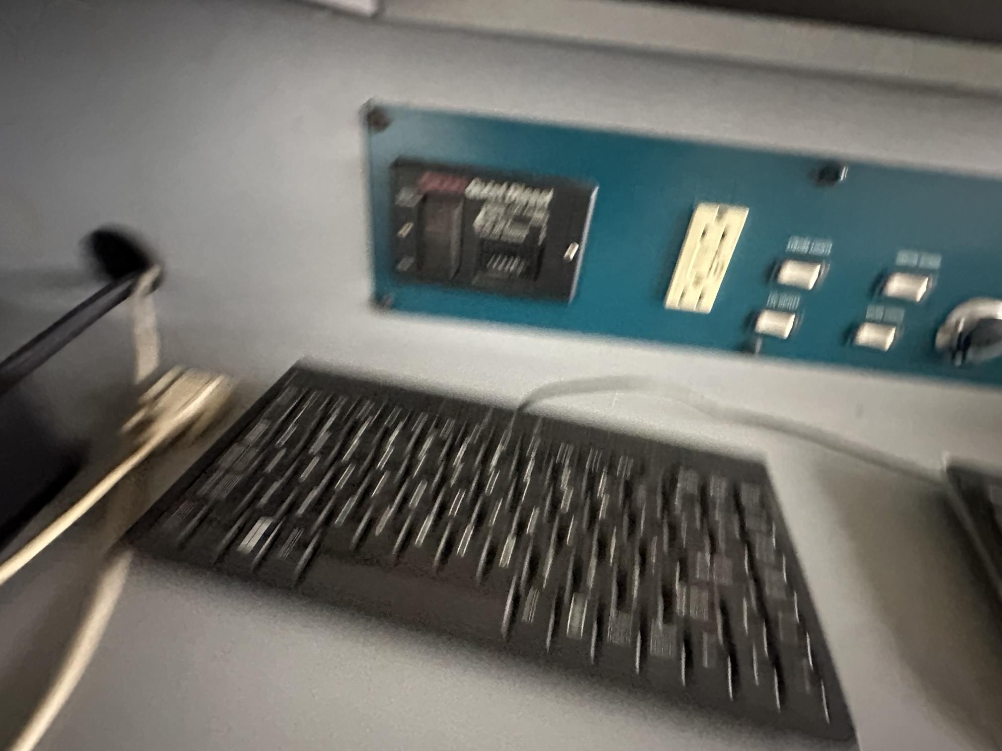 2002 FORD F550 - Image 38