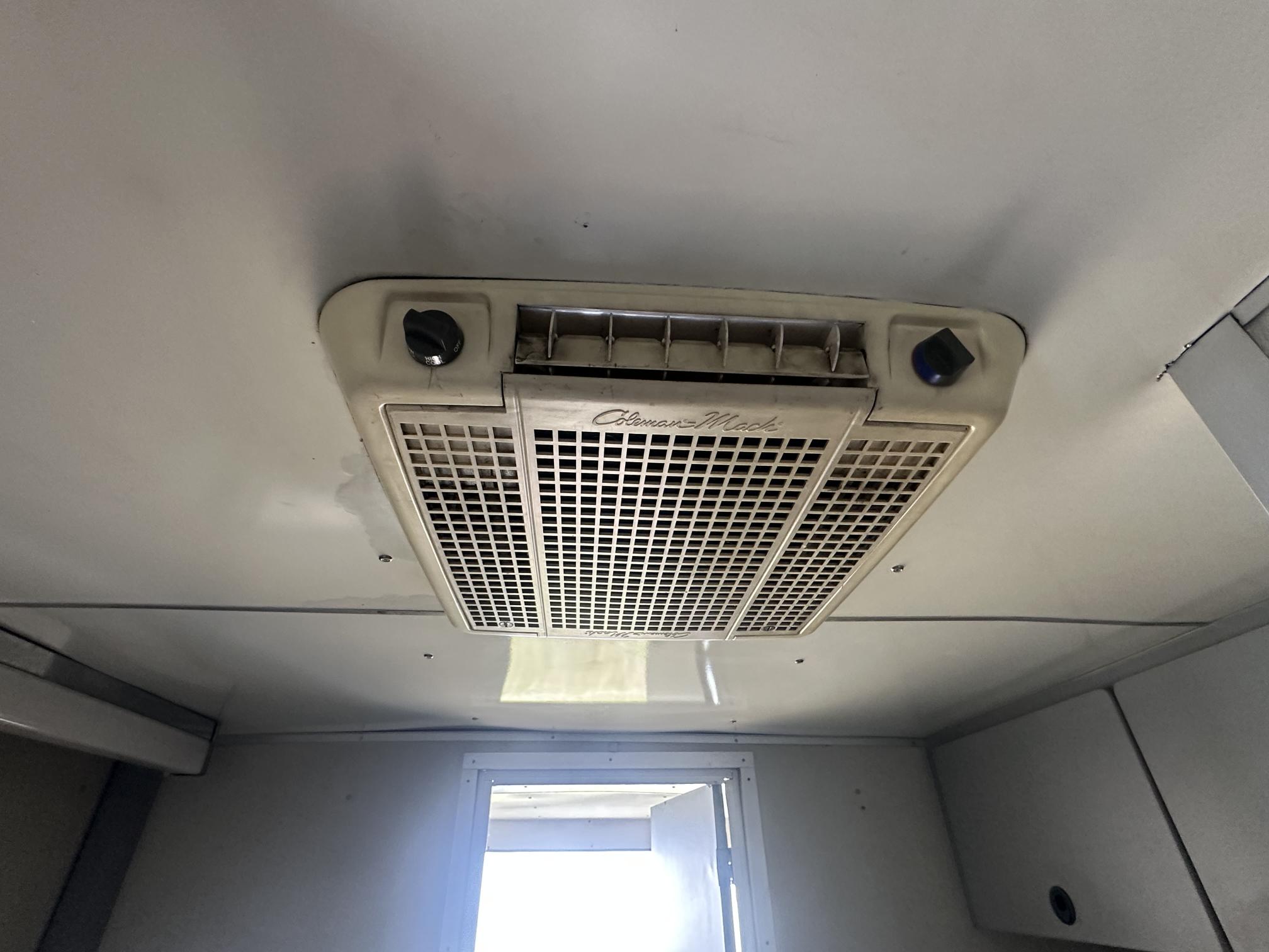 2002 FORD F550 - Image 40