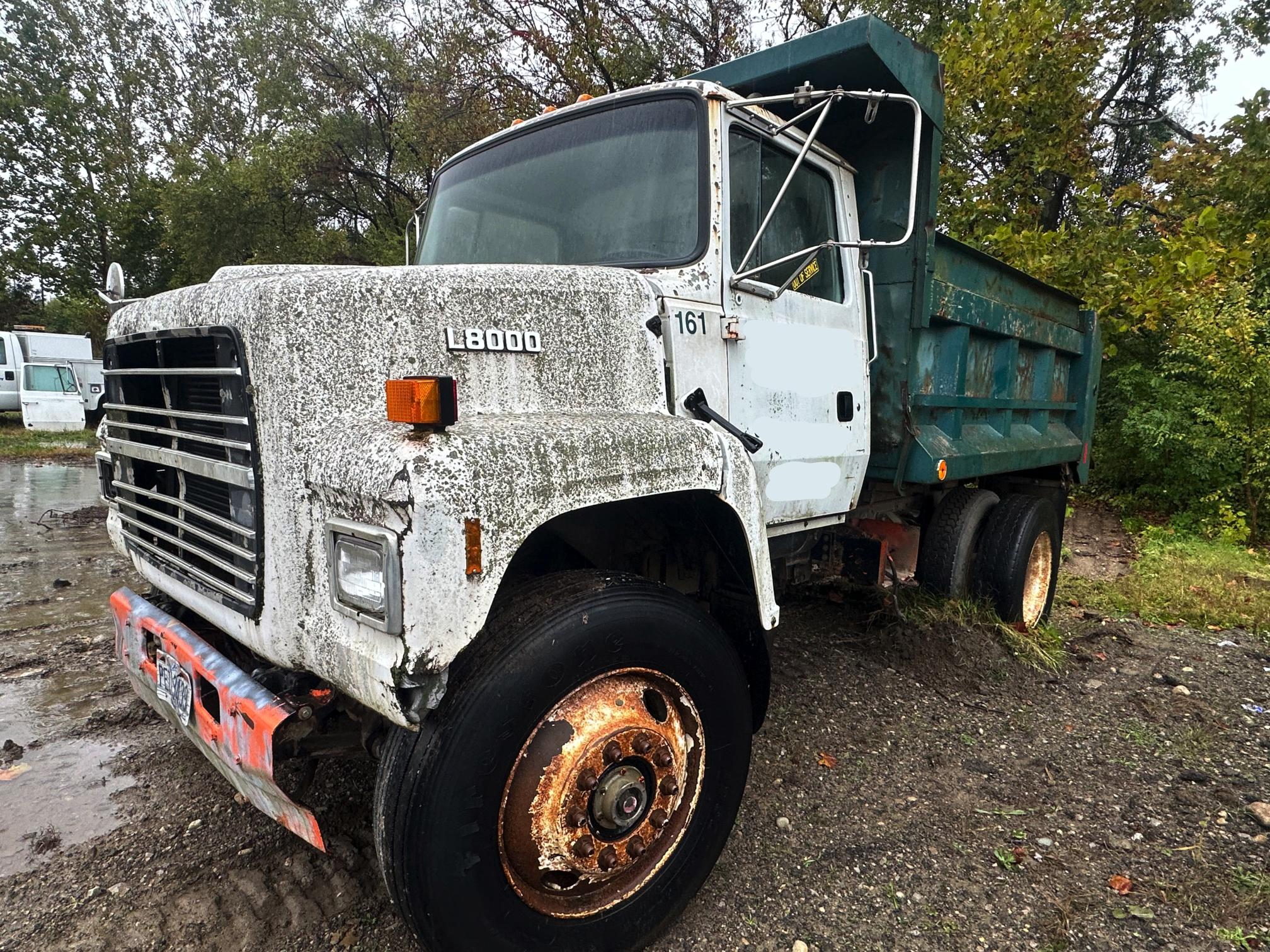 1995 FORD L8000