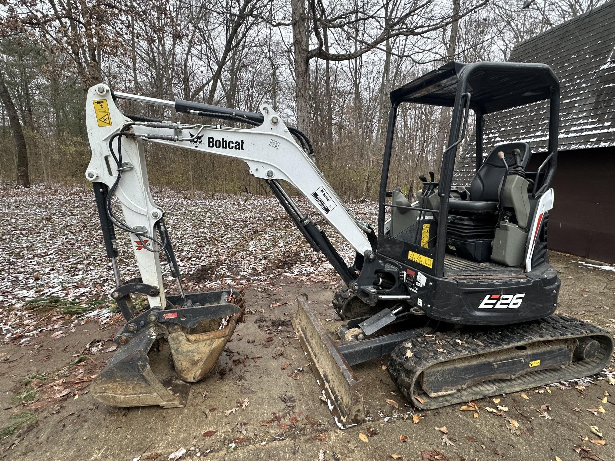 2020 BOBCAT E26 - Image 2