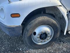 2003 FREIGHTLINER FL112 - Image 9