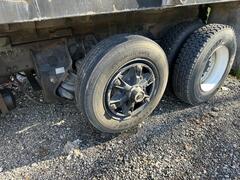 2003 FREIGHTLINER FL112 - Image 13