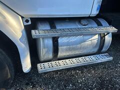 2003 FREIGHTLINER FL112 - Image 10