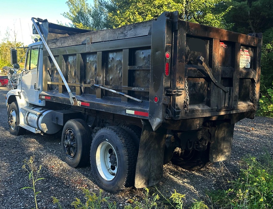 2003 FREIGHTLINER FL112 - view 4 of 37