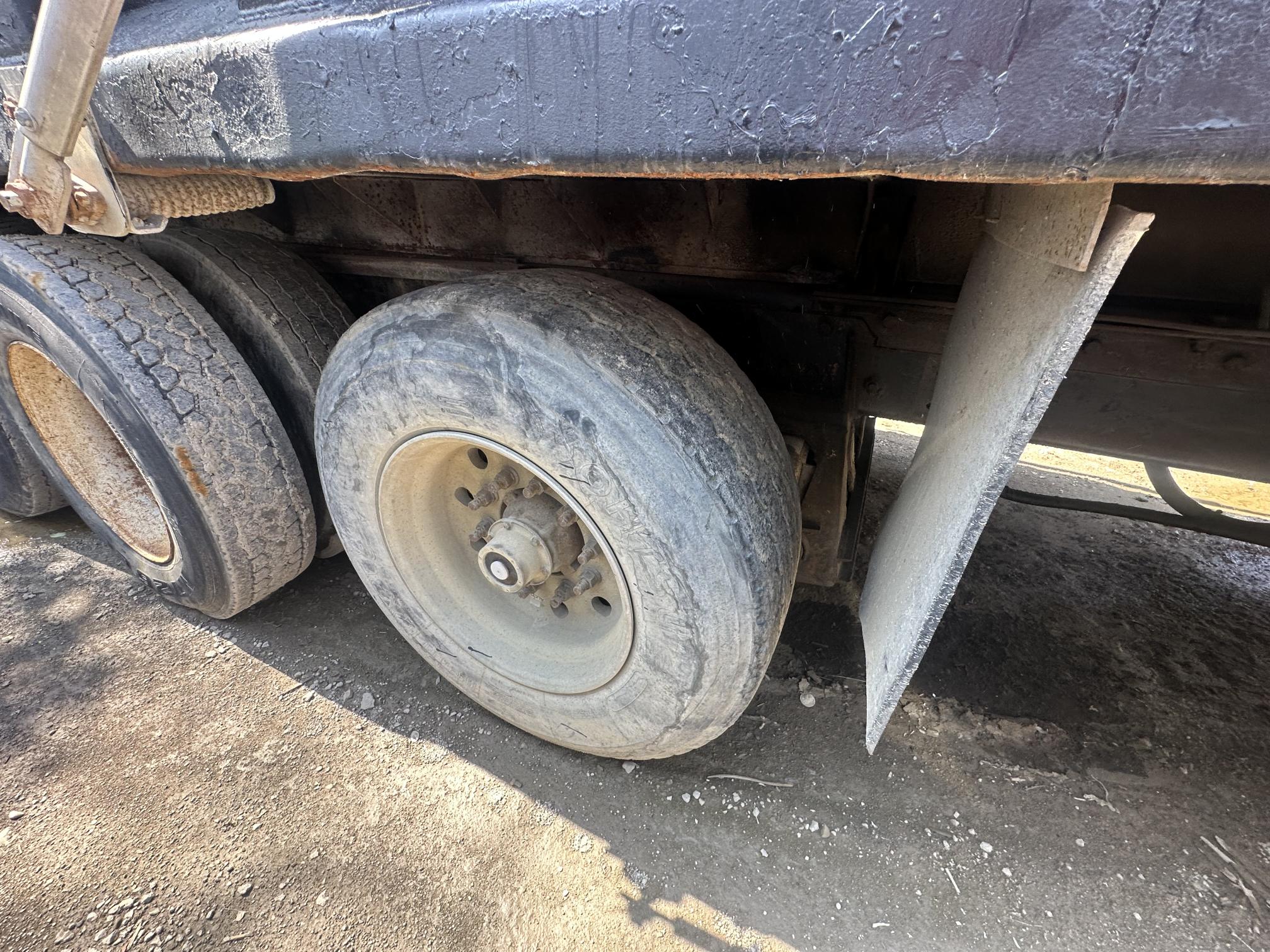 1998 MACK RD688S - view 12 of 32