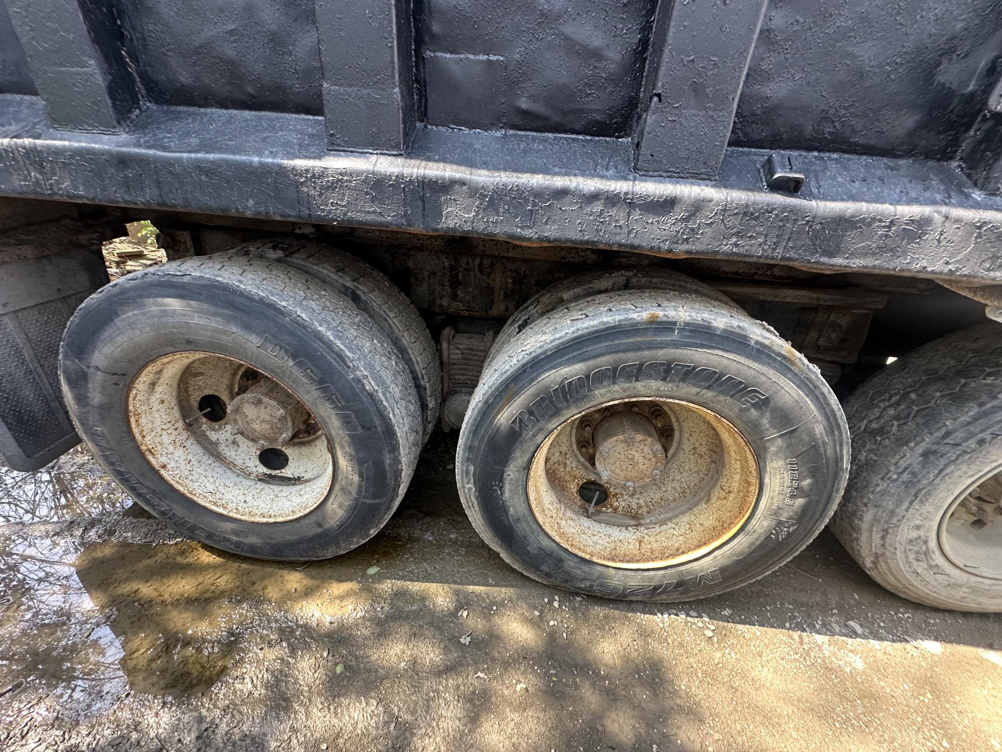 1998 MACK RD688S - view 13 of 32