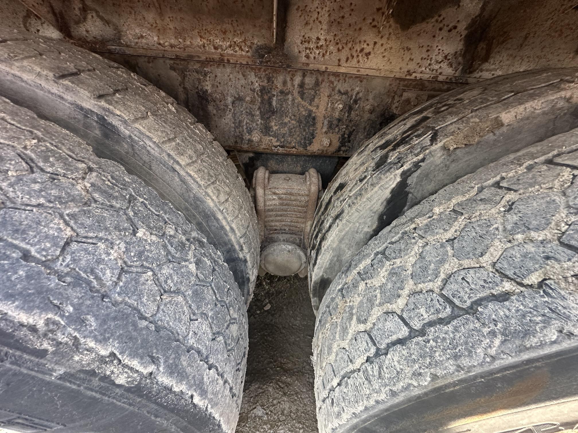 1998 MACK RD688S - view 14 of 32