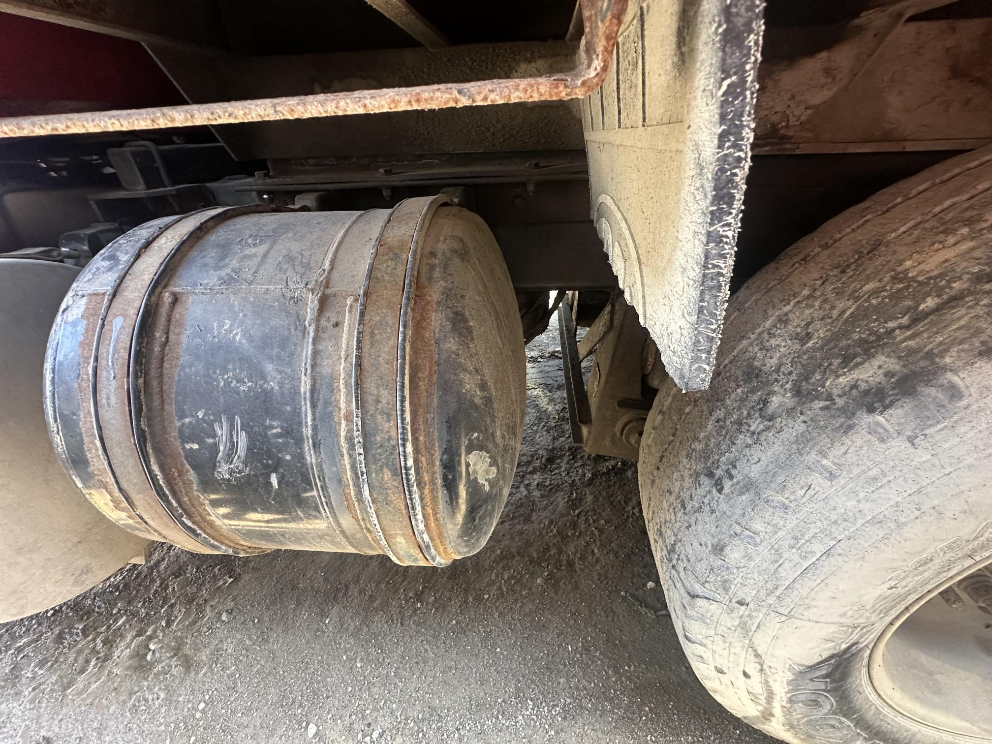 1998 MACK RD688S - view 20 of 32