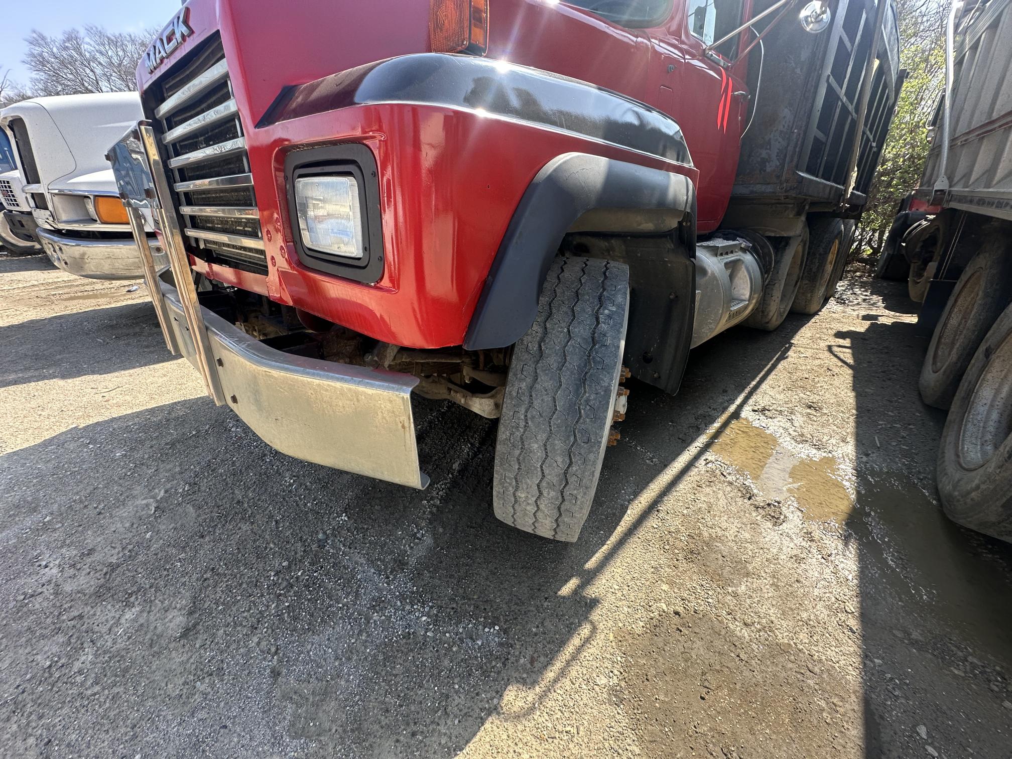 1998 MACK RD688S - view 8 of 32