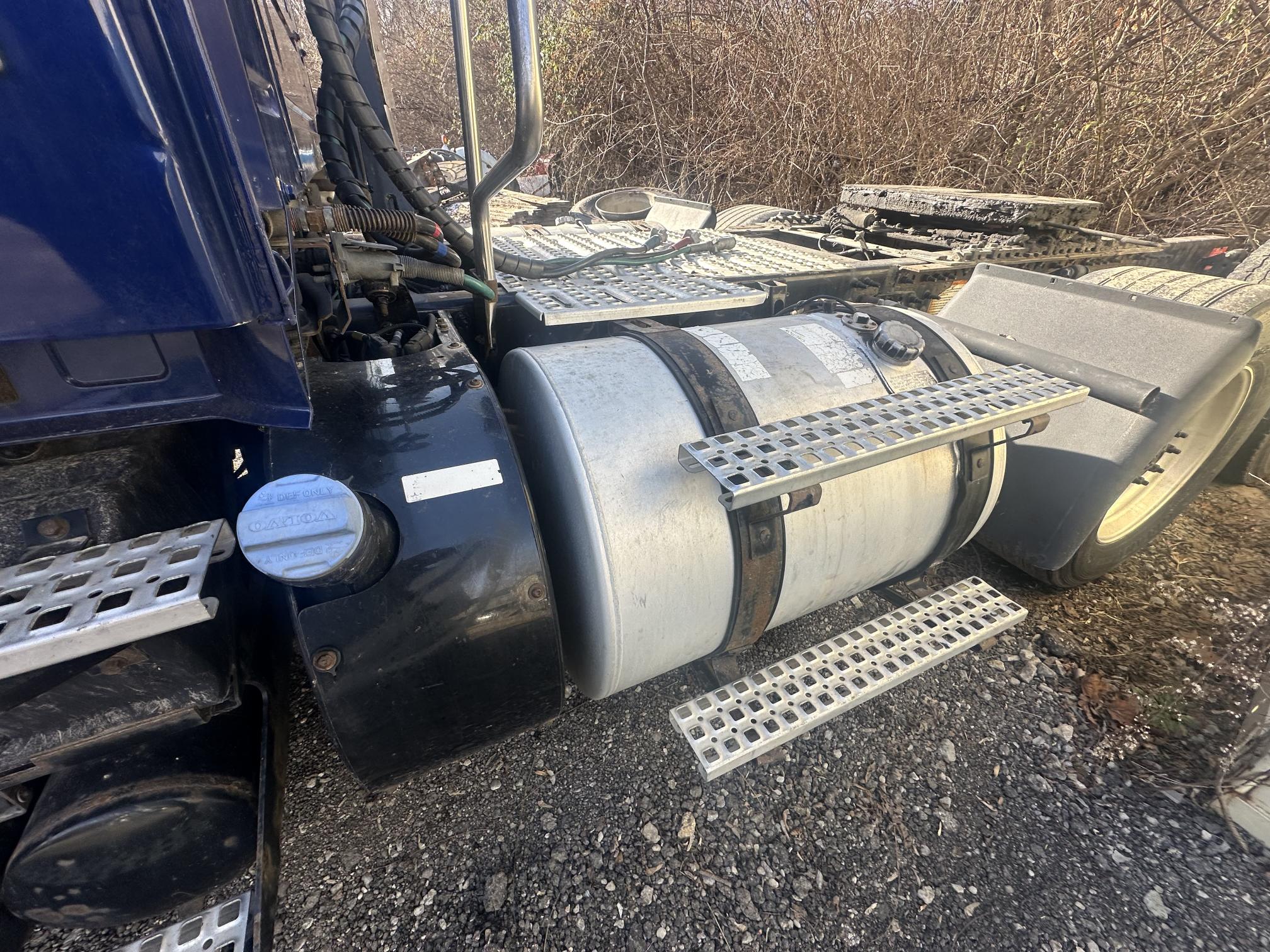 2013 VOLVO VNL - view 10 of 34