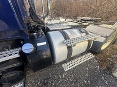 2013 VOLVO VNL - Image 10