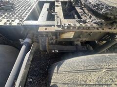 2013 VOLVO VNL - Image 12