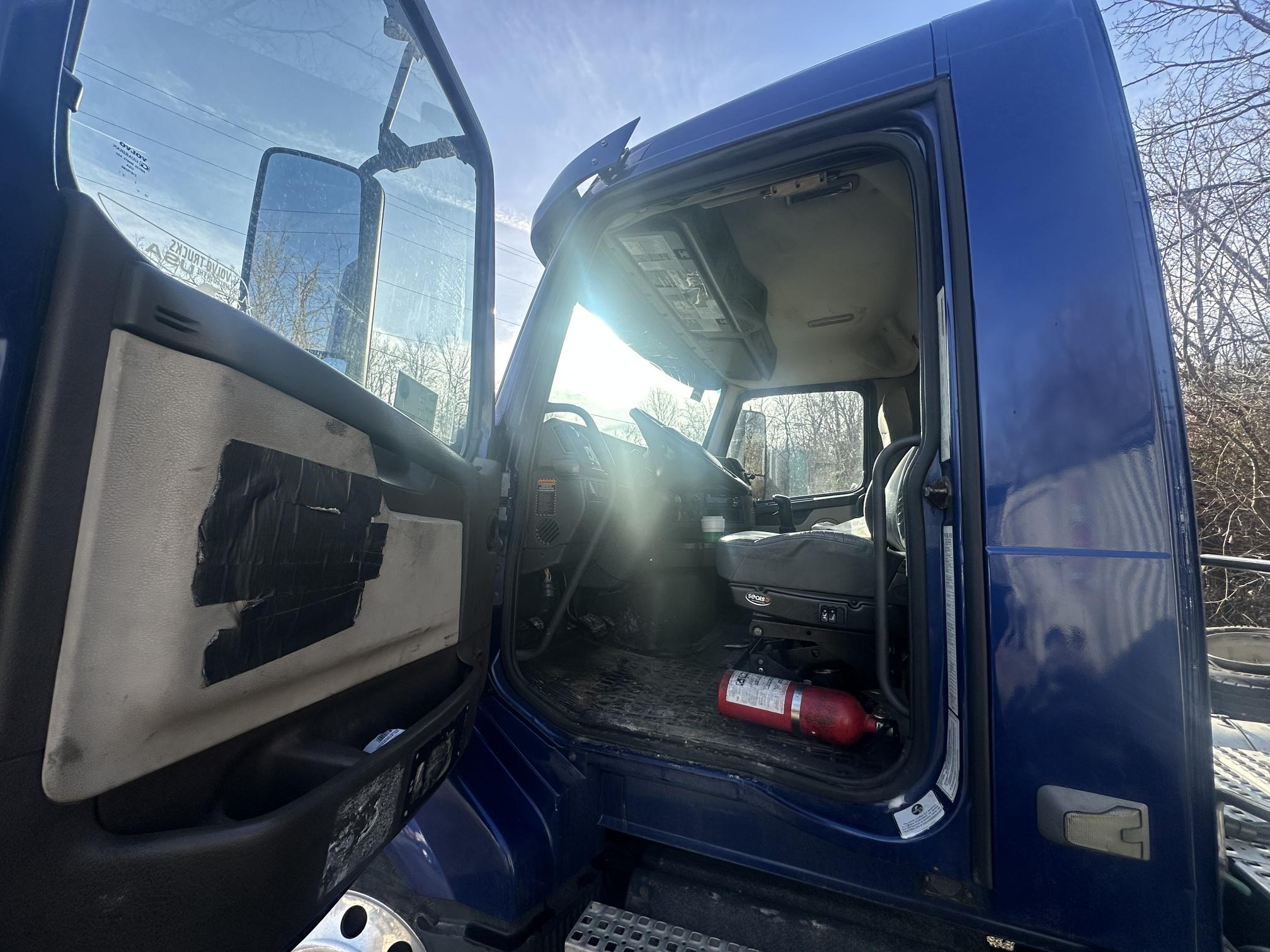 2013 VOLVO VNL - Image 22