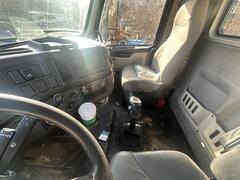 2013 VOLVO VNL - Image 30