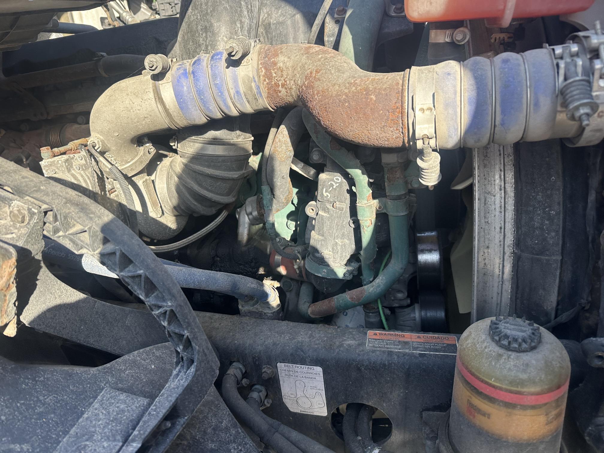 2013 VOLVO VNL - Image 24