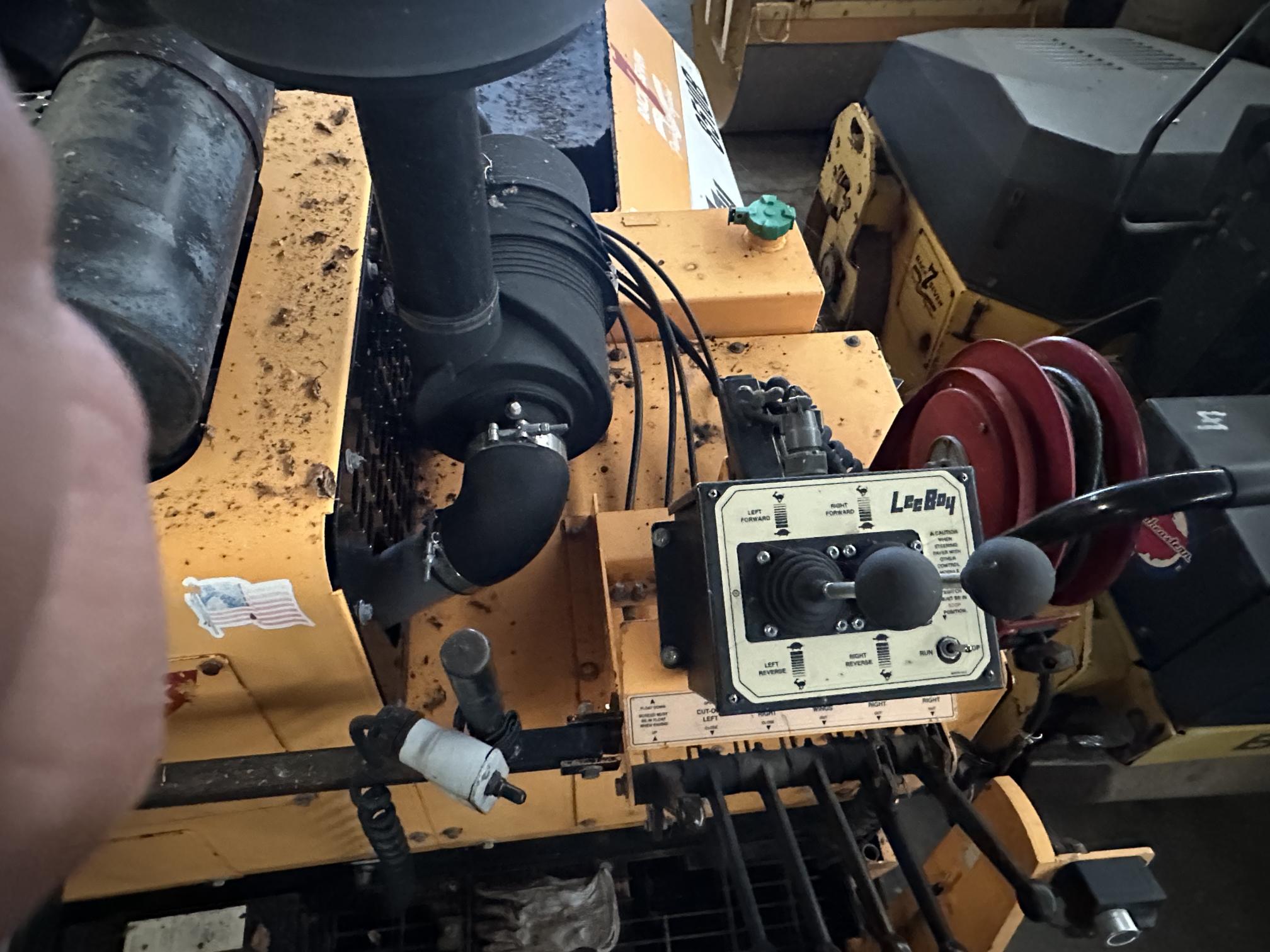 2012 LEEBOY 8510B - Image 6