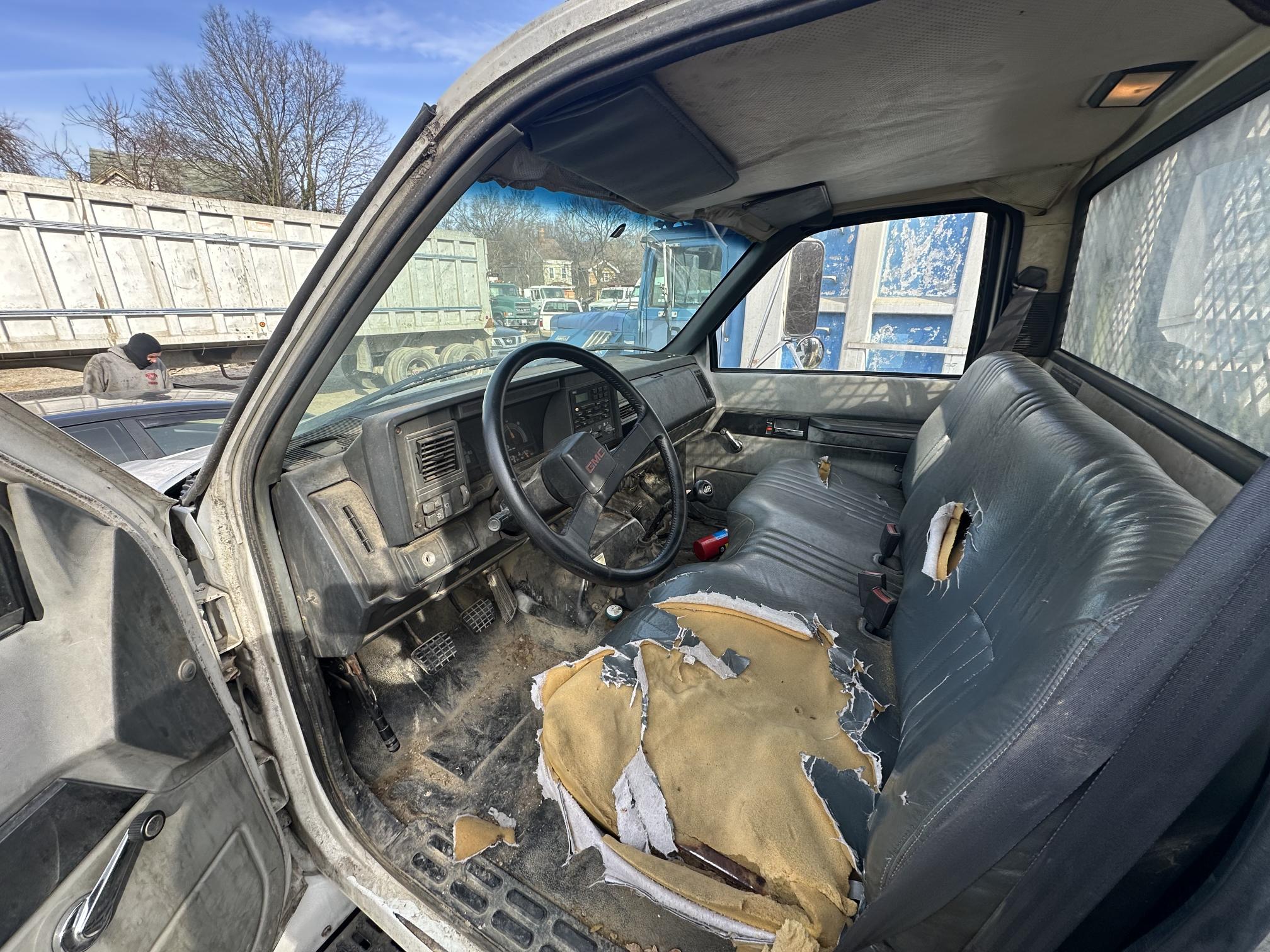 2000 GMC Kodiak C6500 - view 20 of 24