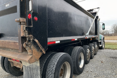 2019 MACK GR64F - Image 3