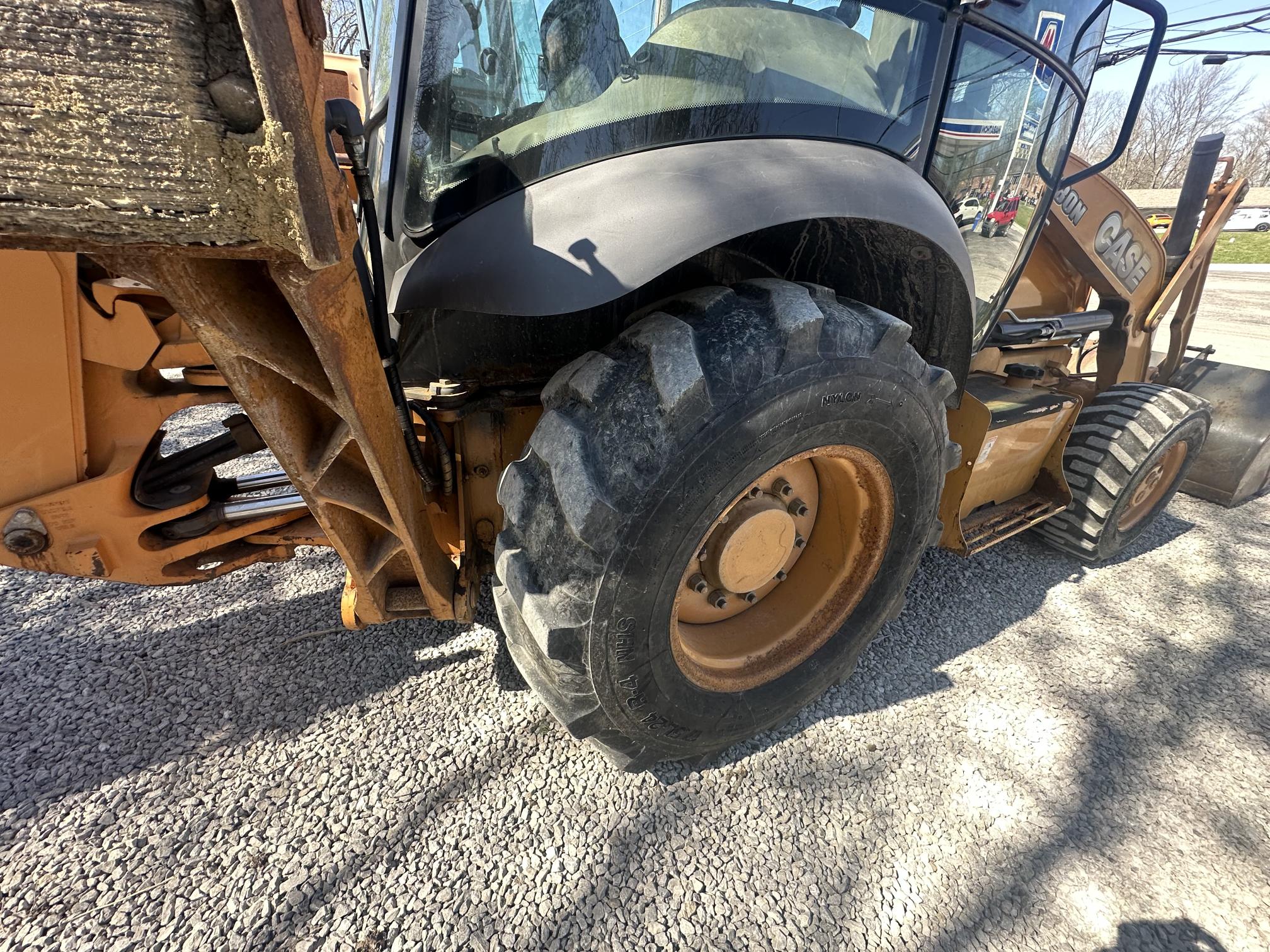 2013 CASE 580N - view 18 of 30