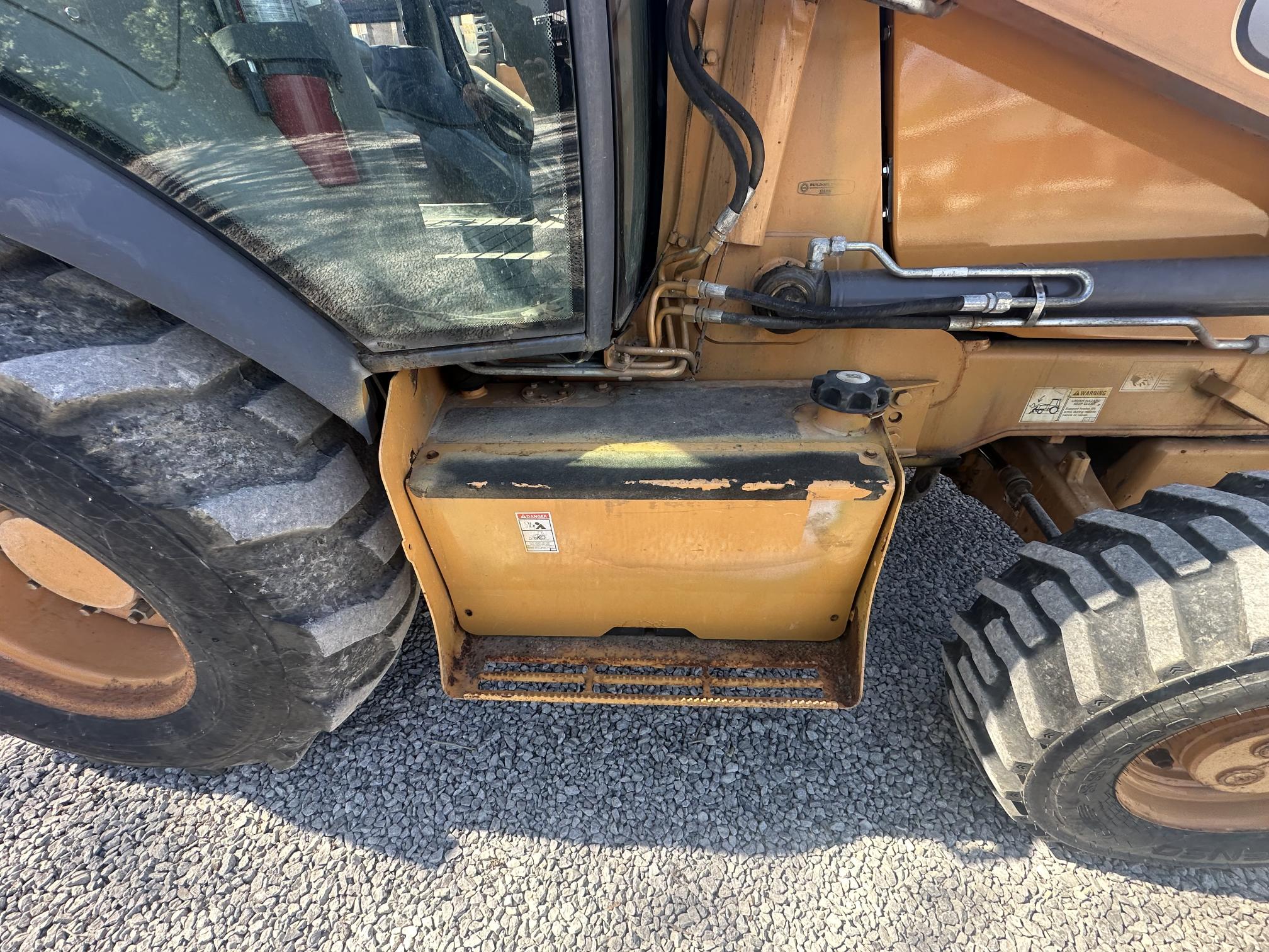 2013 CASE 580N - view 19 of 30