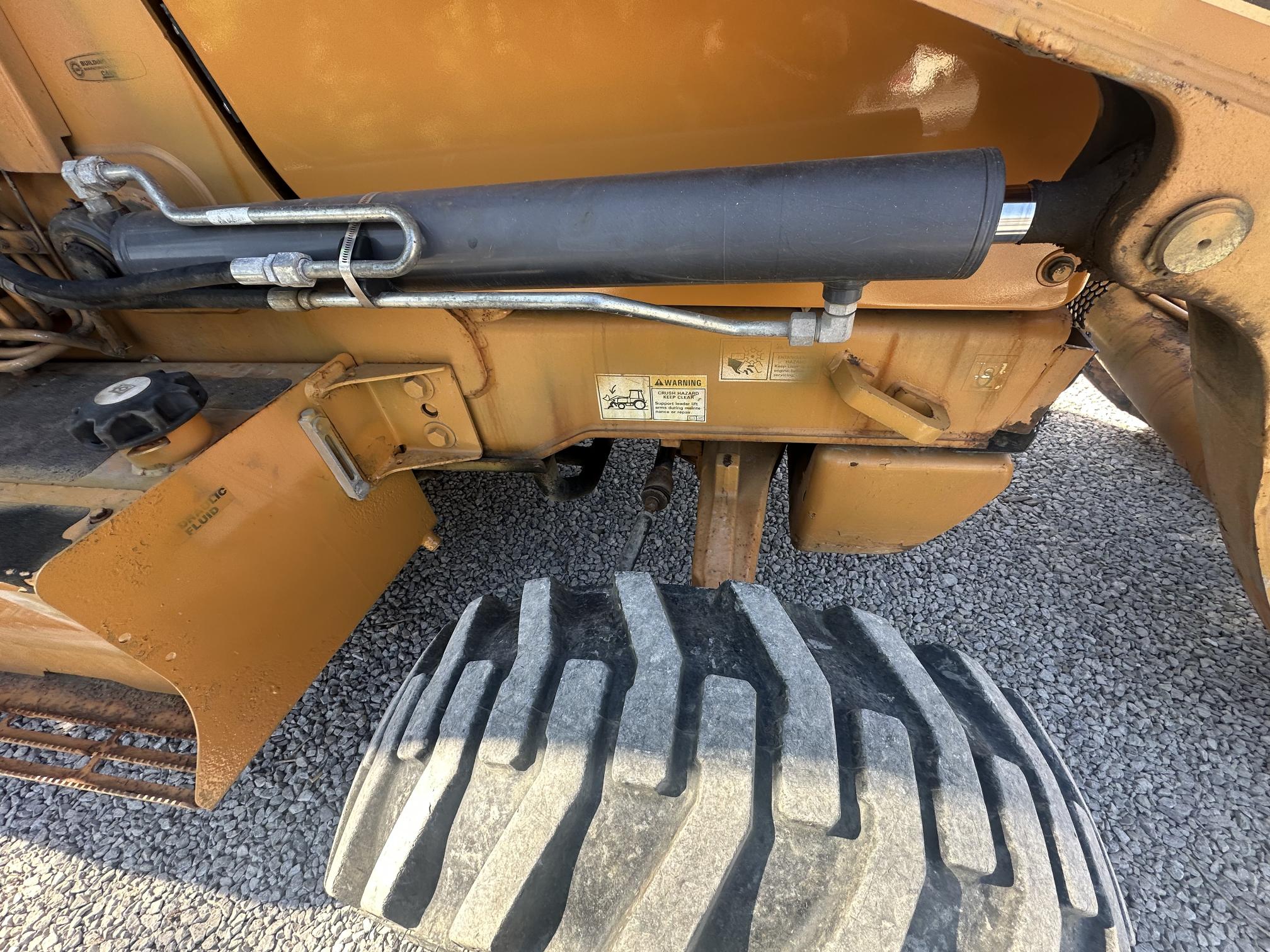 2013 CASE 580N - view 20 of 30