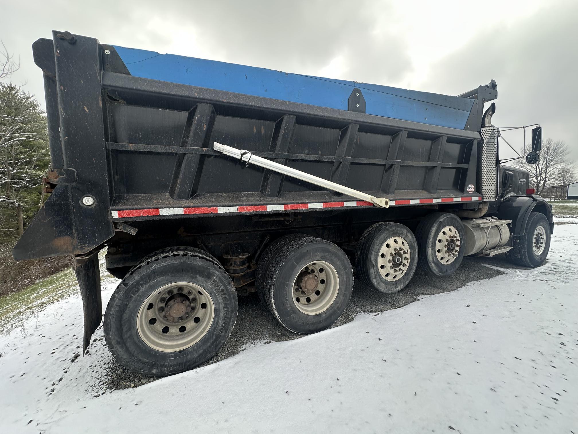 2002 KENWORTH T800 - Image 10